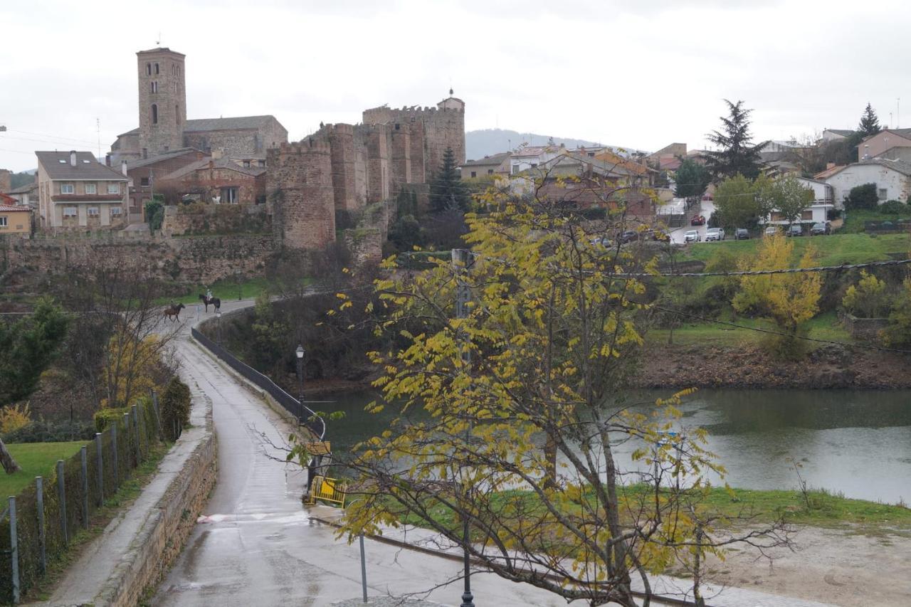 Апартаменты Puente Viejo De Buitrago Casa Encina Буитраго-дель-Лосоя Экстерьер фото